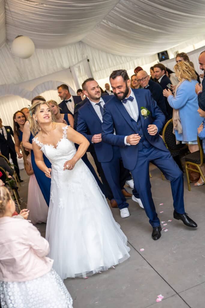 @Photos issues du reportage photos vidéo de mariage couvert par le Studio 7700BE Chez Fhano Geraldine et Sebastien 1068
