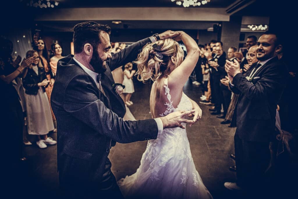 @Photos issues du reportage photos vidéo de mariage couvert par le Studio 7700BE Chez Fhano Geraldine et Sebastien 1350