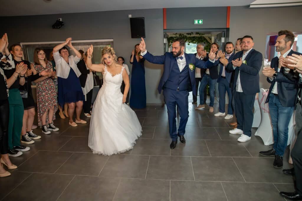 @Photos issues du reportage photos vidéo de mariage couvert par le Studio 7700BE Chez Fhano Geraldine et Sebastien 1402