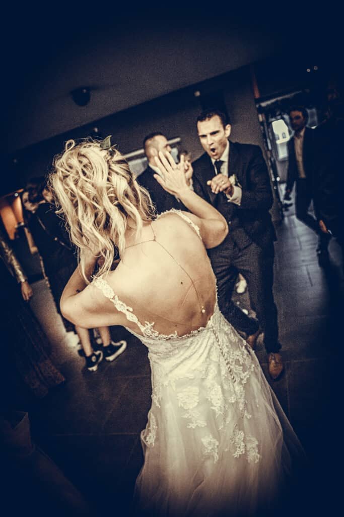 @Photos issues du reportage photos vidéo de mariage couvert par le Studio 7700BE Chez Fhano Geraldine et Sebastien 1523