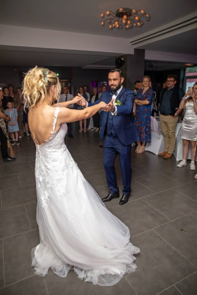 @Photos issues du reportage photos vidéo de mariage couvert par le Studio 7700BE Chez Fhano Geraldine et Sebastien 1632