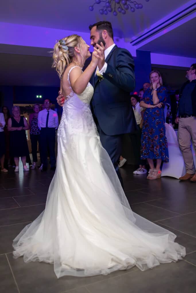 @Photos issues du reportage photos vidéo de mariage couvert par le Studio 7700BE Chez Fhano Geraldine et Sebastien 1668