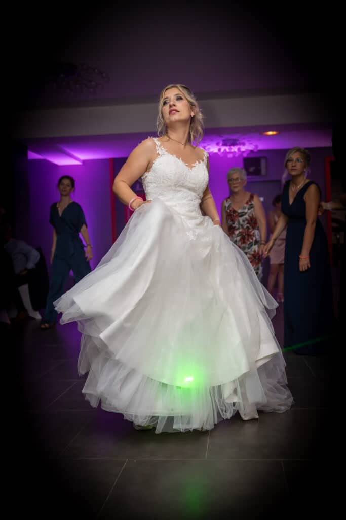 @Photos issues du reportage photos vidéo de mariage couvert par le Studio 7700BE Chez Fhano Geraldine et Sebastien 1718