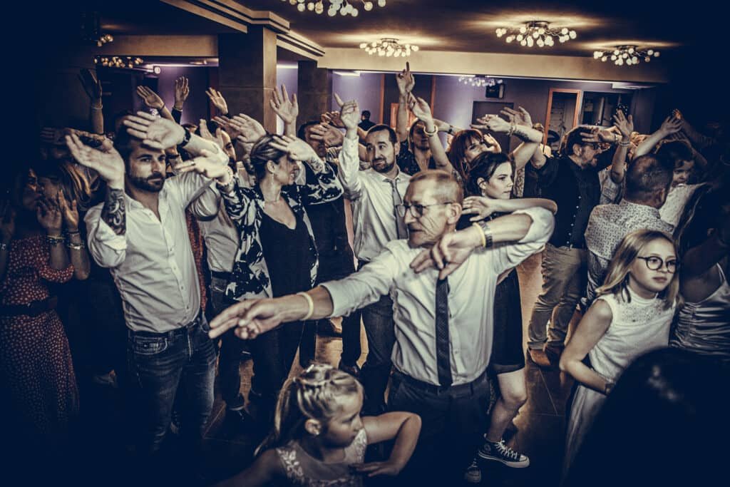 @Photos issues du reportage photos vidéo de mariage couvert par le Studio 7700BE Chez Fhano Geraldine et Sebastien 1837
