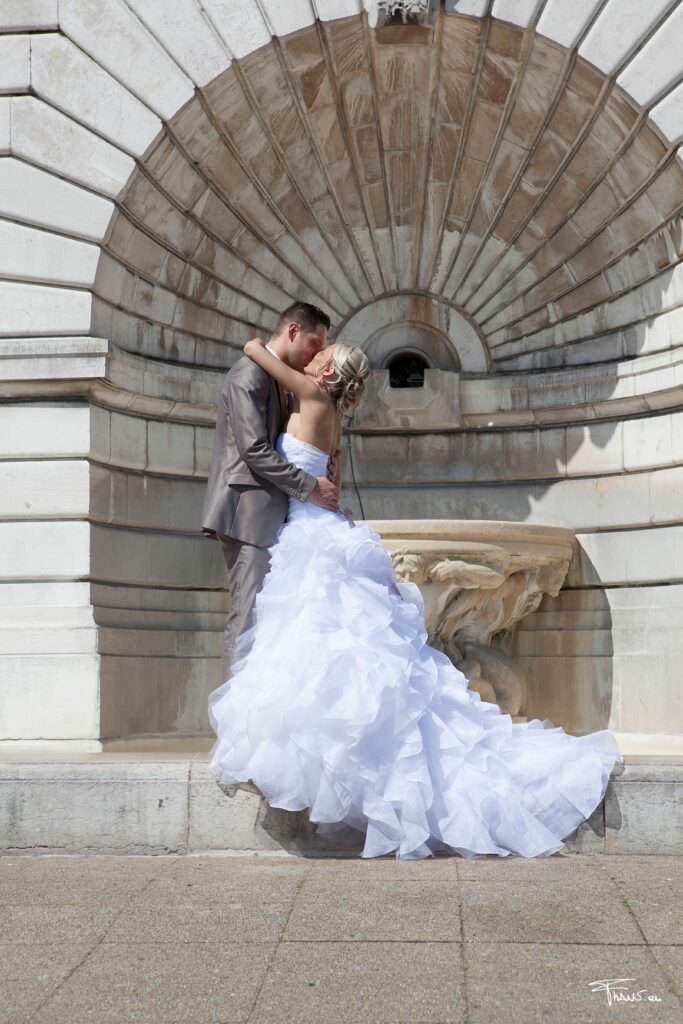 Le Studio 7700 BE vous propose Des photos en habits de mariés dans les rue de Paris, de Brugge ou autres 12