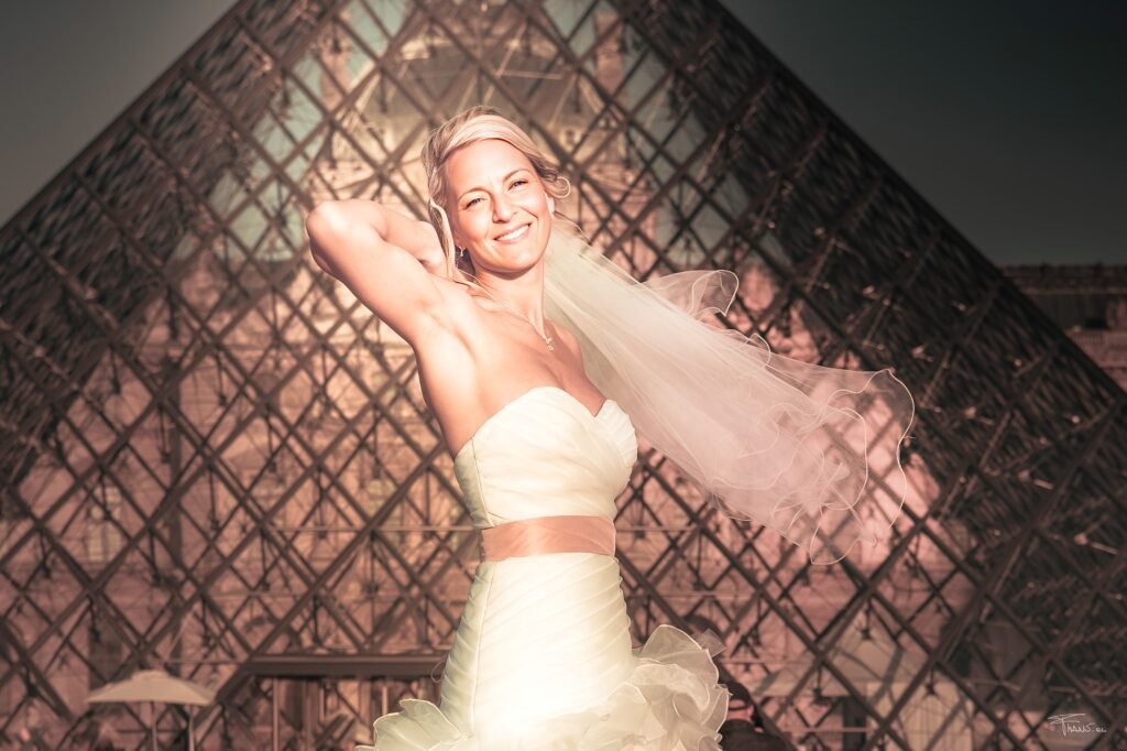 Le Studio 7700 BE vous propose Des photos en habits de mariés dans les rue de Paris, de Brugge ou autres 16