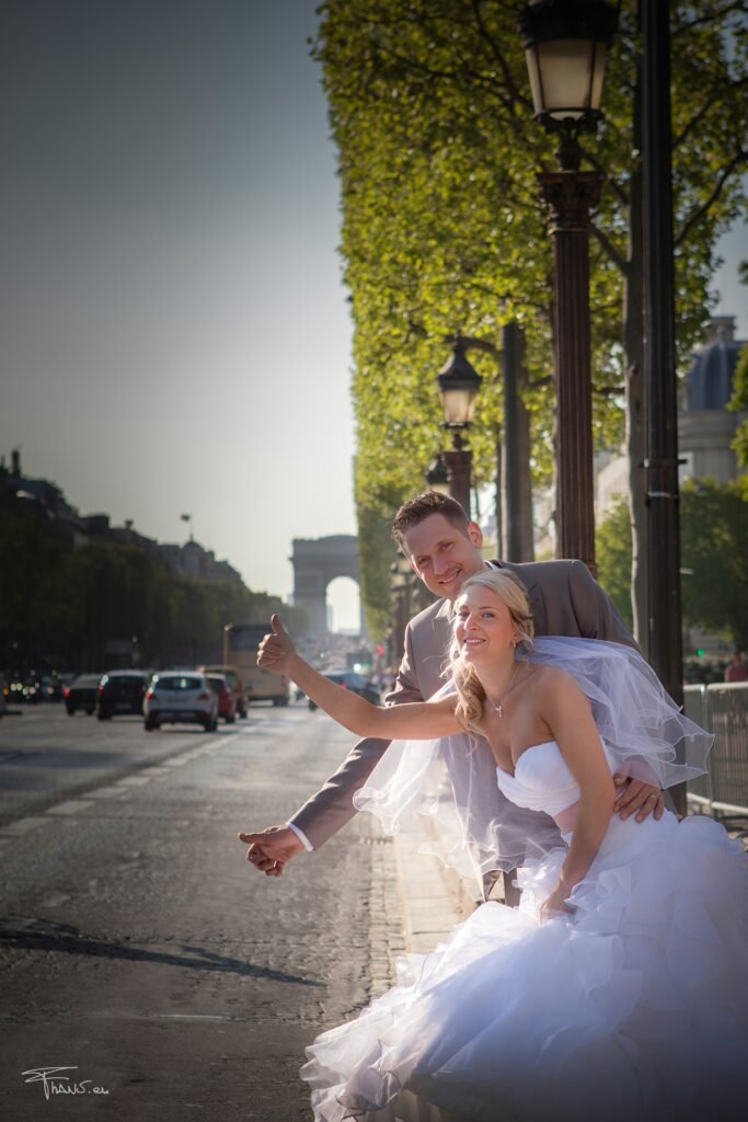 Le Studio 7700 BE vous propose Des photos en habits de mariés dans les rue de Paris, de Brugge ou autres 17