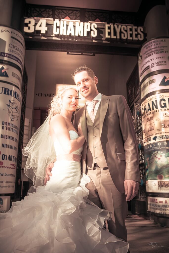 Le Studio 7700 BE vous propose Des photos en habits de mariés dans les rue de Paris, de Brugge ou autres 19