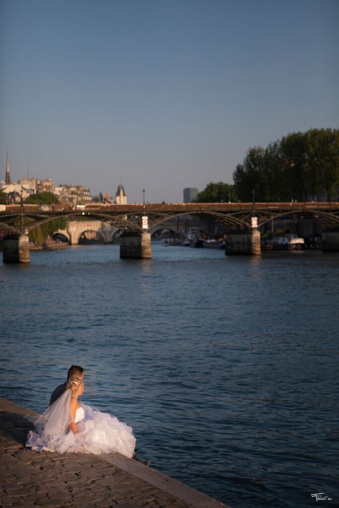 Le Studio 7700 BE vous propose Des photos en habits de mariés dans les rue de Paris, de Brugge ou autres 21