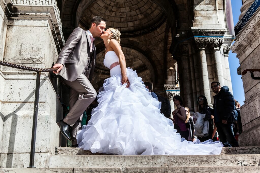 Le Studio 7700 BE vous propose Des photos en habits de mariés dans les rue de Paris, de Brugge ou autres 9
