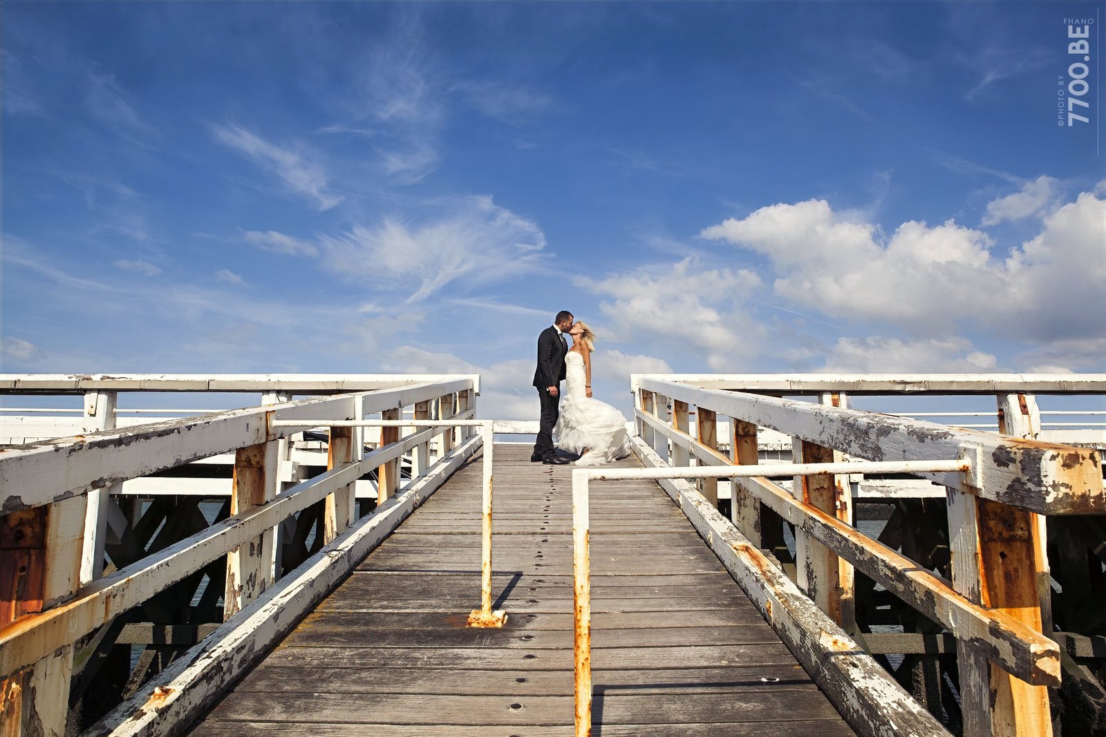 Séance photos Trash the Dress à la mer — Ostende